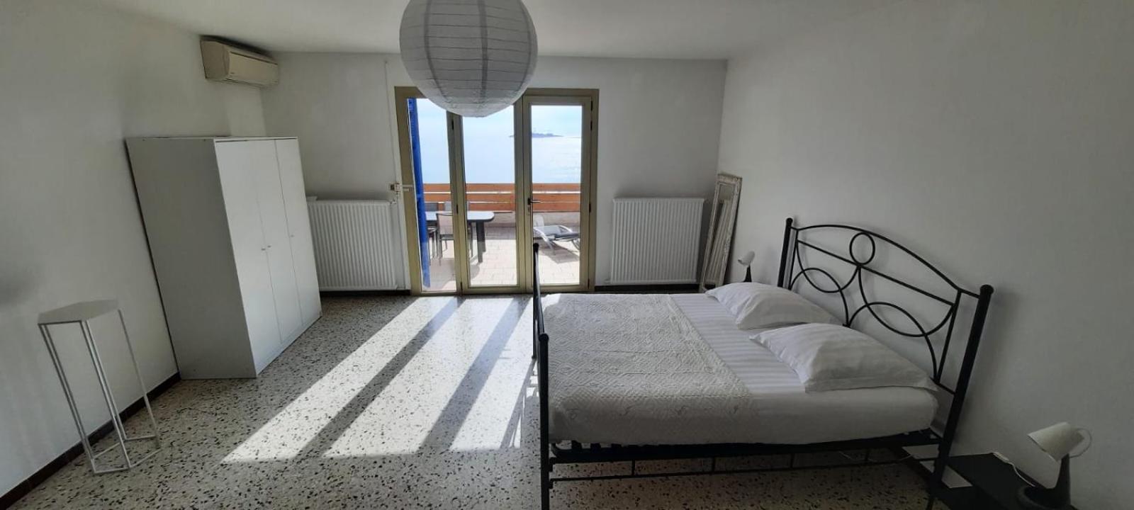 Villa Sur La Mer, 4 Chambres - 8 Personnes Sanary-sur-Mer Exterior photo